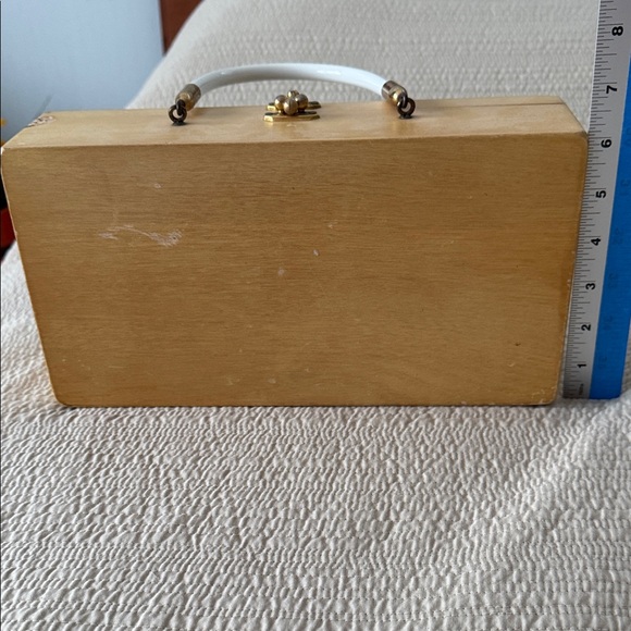 Enid Collin’s “People's Choice” Tan Elephant Design Women's Bag - Picture 7 of 12